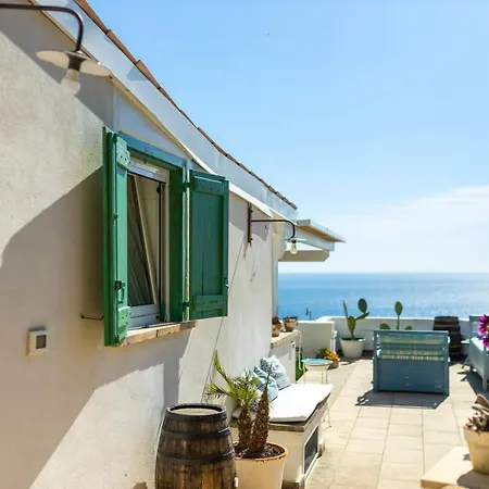 Holiday home De - Amazing View On The Coast